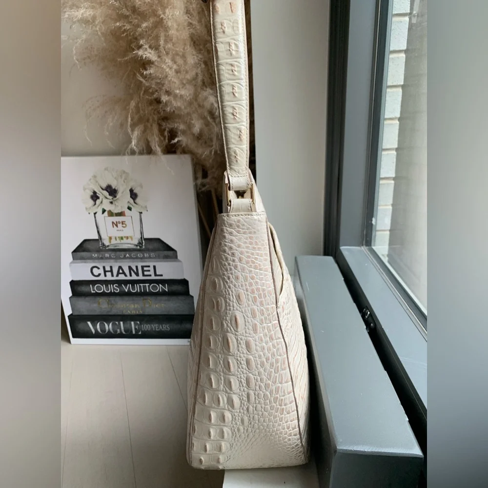 Brahmin Melbourne Vada Hobo Bag Leather Croc Embossed Cream Beige Spacious - Picture 6 of 14